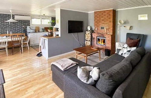 Strangnas House | 5 person holiday home in STRÄNGNÄS