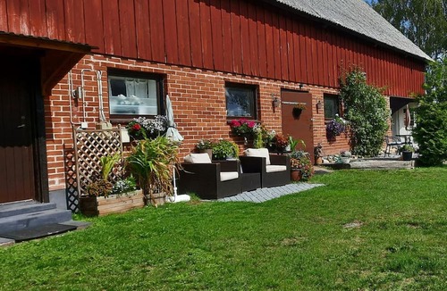 Tollarp House | 1 Bed Flat - Sleeps 3 - Pets - Parking - Wifi