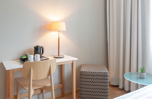 Karhula Hotel | Hotelli Jokipuisto