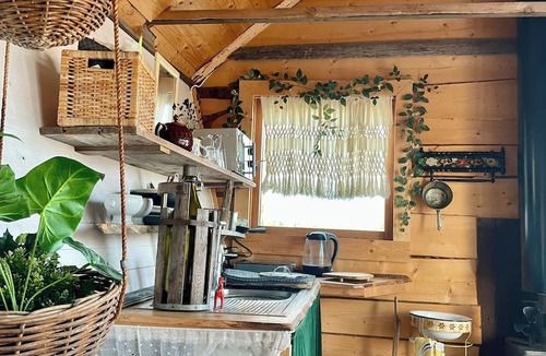 Stjarnsund House | Romantic Cabin Right on the Lake With Fire Place