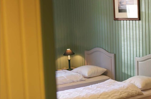 Hundorp Hotel | Frya Leir