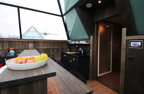 Koengaes Hotel | Aurora Pyramid Glass Igloos
