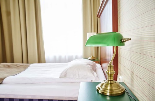 Byjorden-Nibbles- Backe Hotel | Hotel Bishops Arms, Köping