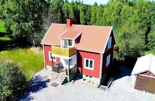 Vrigstad House | Holiday home with water view