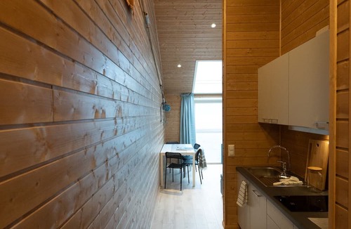 Hamnøya Hotel | Eliassen Rorbuer