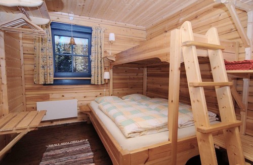 Galabodarna House | Charming modern log cabin with fireplace