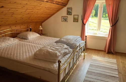 Sexdrega House | Charming wooden house with own rowing boat