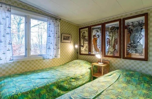 Hallaryd House | Cottage with hot tub
