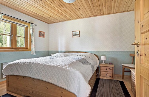Svenljunga Municipality House | Idyllically situated, single-storey house with terrace