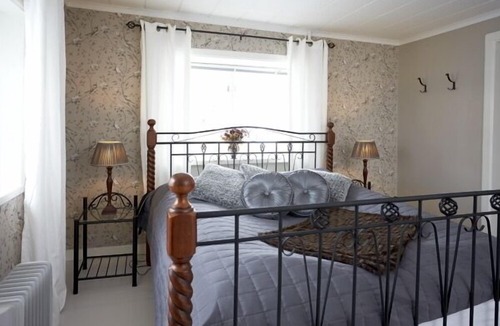 Mariestad Bed & Breakfast | Bed & Breakfast Börstorps Slott
