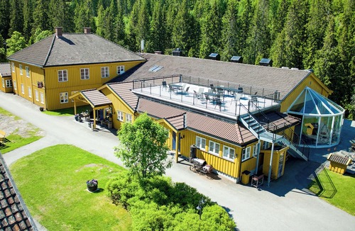 Hole Hotel | Kleivstua