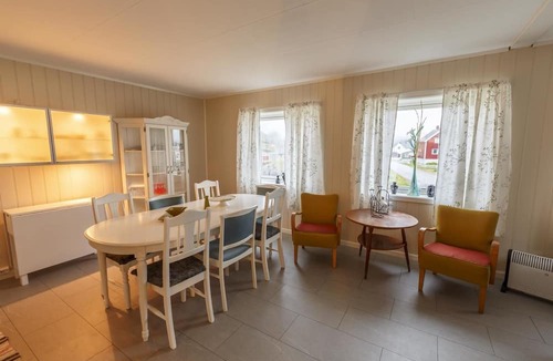 Hasvik Cottage | Sørøya Havfiskecruise AS - Elfridastuat