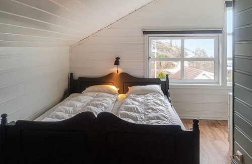 Spangereid House | Very nice and large cottage with a beautiful view over the Grønsfjord, which is rich in fish.