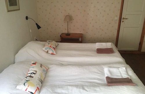 Degeberga Bed & Breakfast | Körsbarsgården Bed & Breakfast