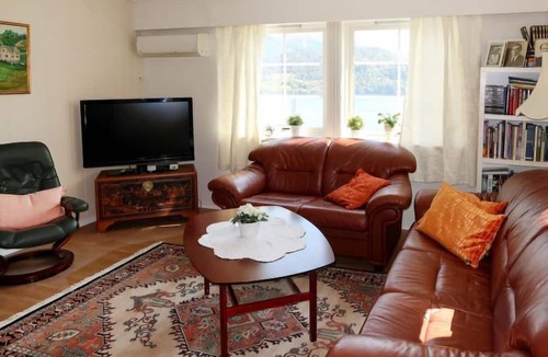 Askvoll House | Kvamsvika by Interhome