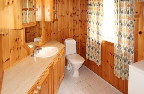 Askvoll House | Havsblikk by Interhome