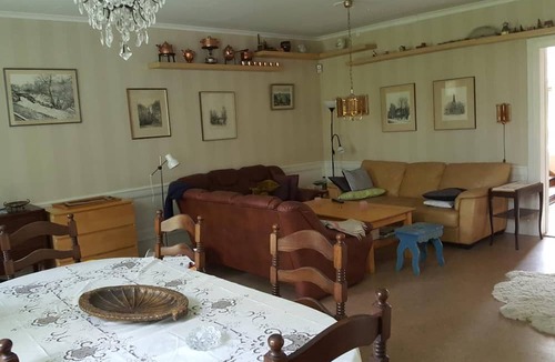 Kolsva Bed & Breakfast | Solmyra 56 Gästhem