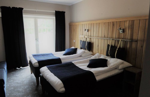 Unnaryd Hotel | Tiraholms hotell