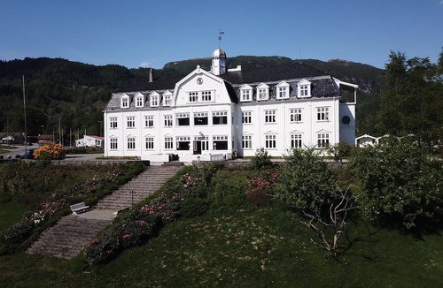 Saudasjøen Hotel | Sauda Fjordhotell