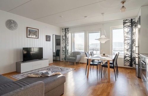 Jyvaskyla Apartment | Bright 2BR Apartment with Lake Views