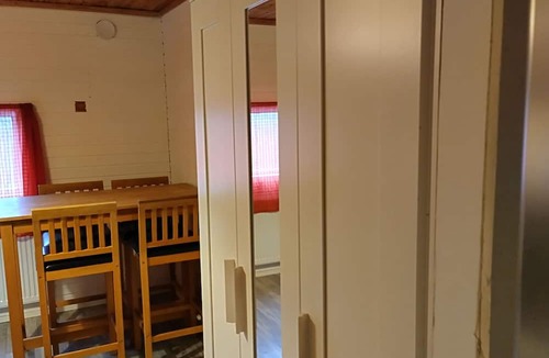 Koping Municipality Cabin | Cozy Kolsva Cabin Private Entrance