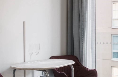 Punavuori Apartment | Minimal Studio Apt In Design District