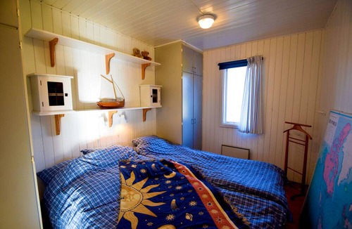 Halleviksstrand Ski Chalet | Two charming red cottages in Hälleviksstrand | SE09133