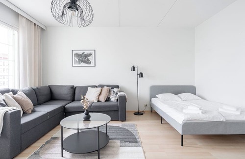 Jyvaskyla Apartment | Lakefront Home near Downtown