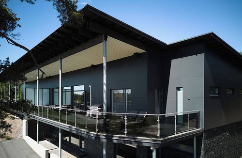 Naantali House | Platinum Swing - Spacious 4BR Villa with Panorama Views