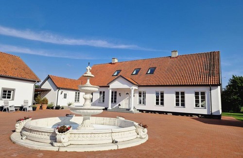 Alstad Bed & Breakfast | Fontänens Bed & Breakfast
