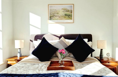 Alstad Bed & Breakfast | Fontänens Bed & Breakfast