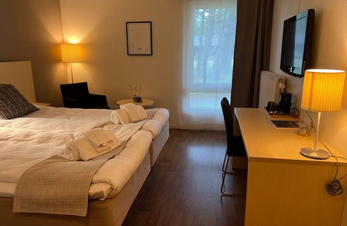Strandbaden Hotel | Visit Örestrand