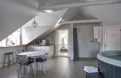 Vasterljung Hotel | Bergs Gård & Hållsvikens Gård