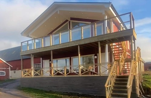 Karlsborg Apartment | Modern apartment with lake view & sauna