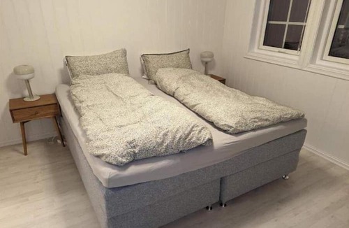 Spangereid House | Family-friendly home near canal