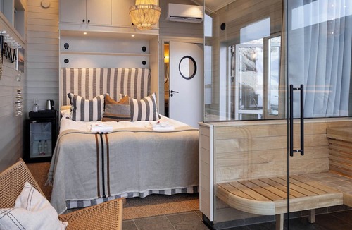 Lysekil Hotel | Strandflickornas Husen vid Havet