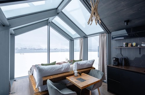 Skittenelv Cabin | AERA - Aurora Glass Cabins