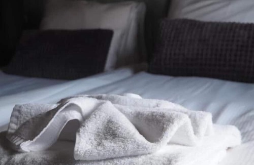 Norra Skara Hotel | Skara Stadscamping & Stugby