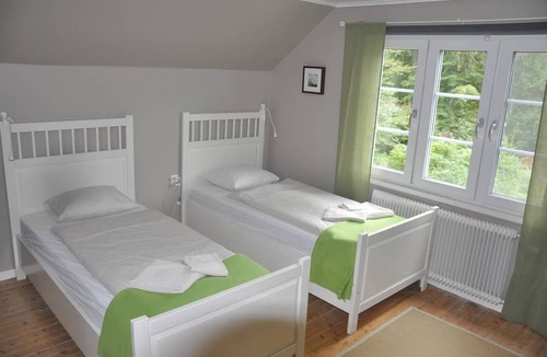Stenbrohult Apartment | Apartment Linné Hotel & Guest House Björkelund
