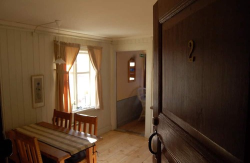 Nordostra Motala House | Mallboden Café & Vandrarhem