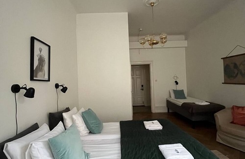 Nikolai Hotel | Morris Hotel