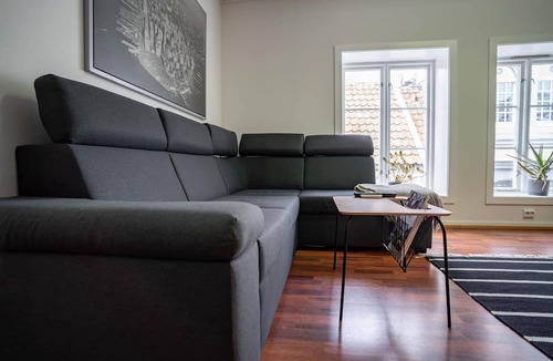 Stavanger Apartment | In Heart of Stavanger BnB with Billiard & Sauna