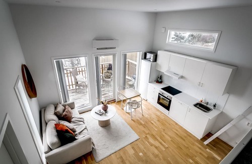 Bro Apartment | Breathtaking Lakefront mini villas