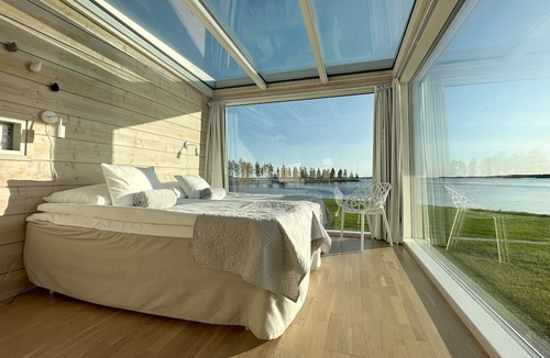 Kemi Villa | Seaside Glass Villa