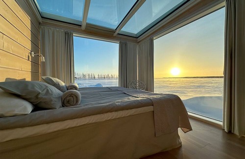 Kemi Villa | Seaside Glass Villa
