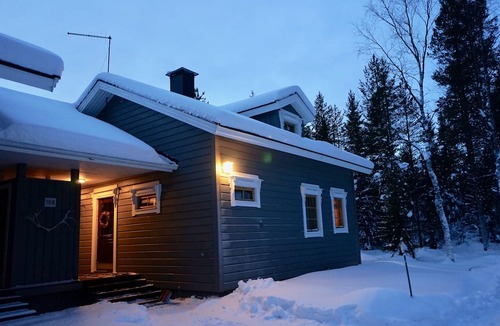 Lampivaara Ski Chalet | Holiday home Rakki Pirtti, enjoy the real Lapland