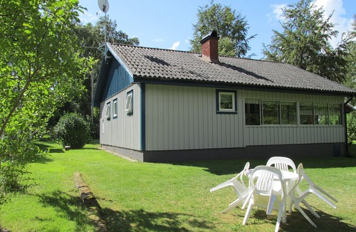 Fagerhult House | Cottage on the lake, child-friendly u. ideal for anglers