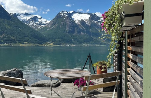 Hjelle Cabin | Vollsnes Feriehus Stryn
