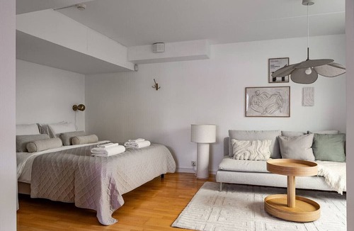 Lidingo Apartment | Cozy & Bright Studio Apartment in Lidingö