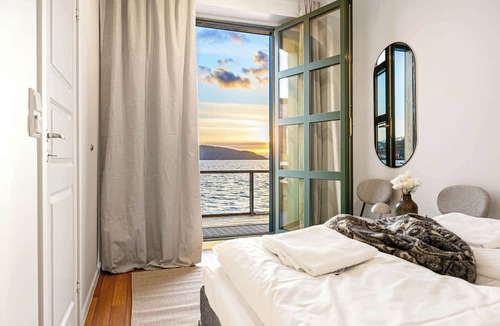 Sandviken Apartment | 105SB10 - 3BR Balcony Sea View